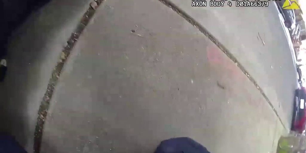 NYPD officer chases down shooting suspect