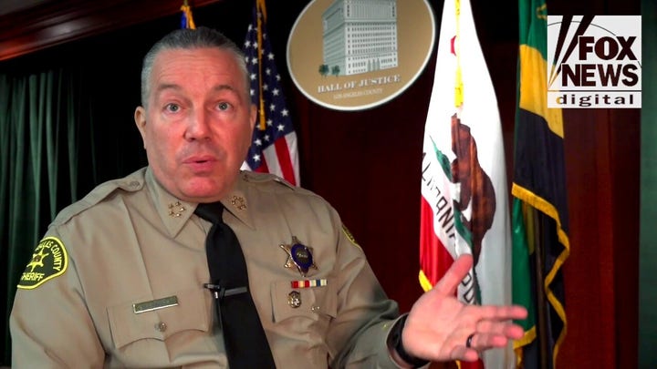 LA Sheriff Villanueva says deputies making arrests, 但是当他们到达 DA Gascon 时，案件会“崩溃”