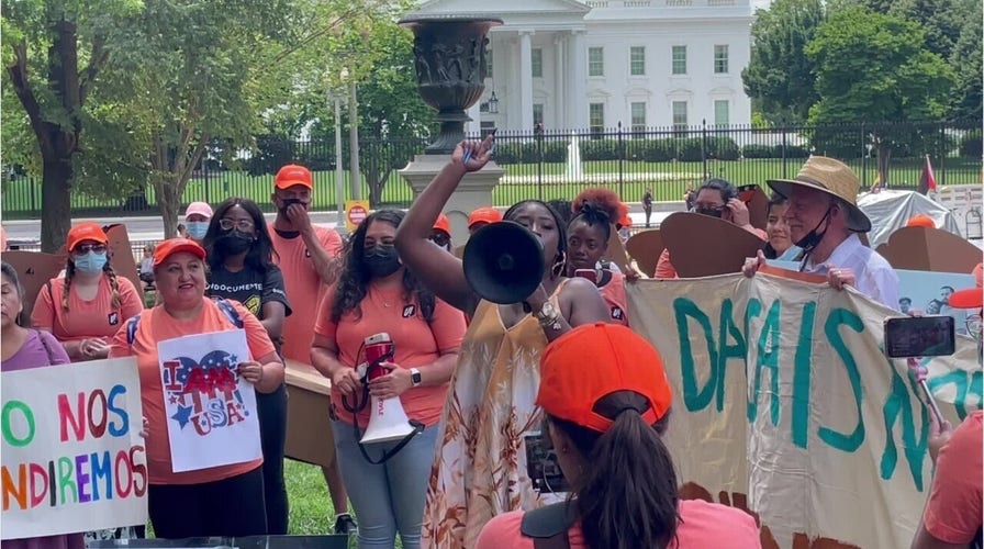Hundreds rally to demand a pathway to citizenship for undocumented immigrants