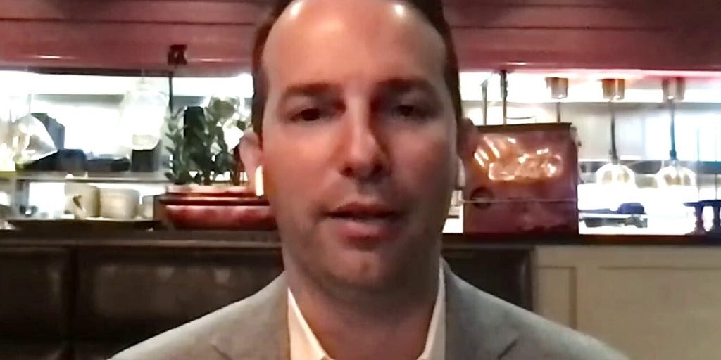 Miami restaurant owner turns to robot amid failure to find workers