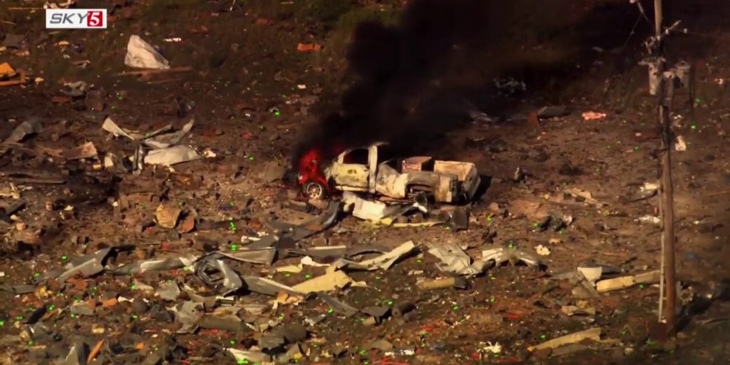 Explosion rocks Tennessee plant, first responders rush to scene