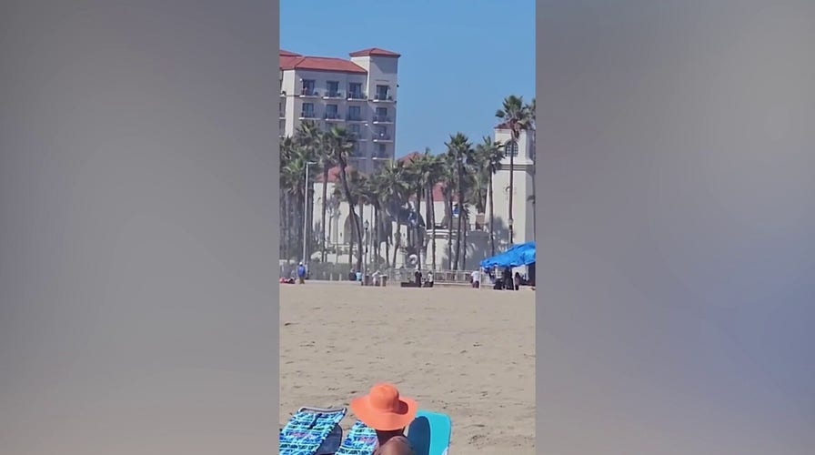Helicopter crash in Southern California beach parking lot leaves 5 hospitalized, officials say
