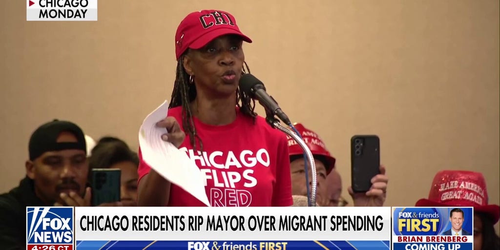 Chicago Mayor Johnson grilled by residents at 'chaotic' meeting: 'Your fault'