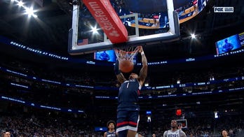 Solo Ball forces turnover and throws down slam dunk, extending UConn's lead to 49-45 against Georgetown