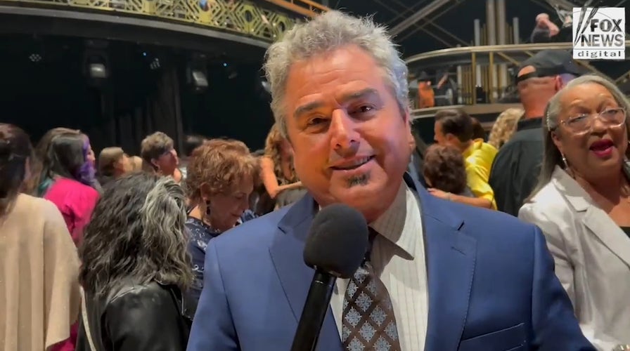 ‘DWTS’ contestant Barry Williams getting voted off is ‘unfortunate ending,’ ‘Brady Bunch’ co-star says