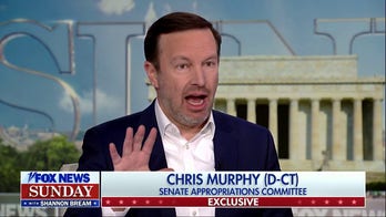 Sen. Murphy condemns ICE's actions in Minneapolis, accuses agents of 'intentionally' hurting migrant kids