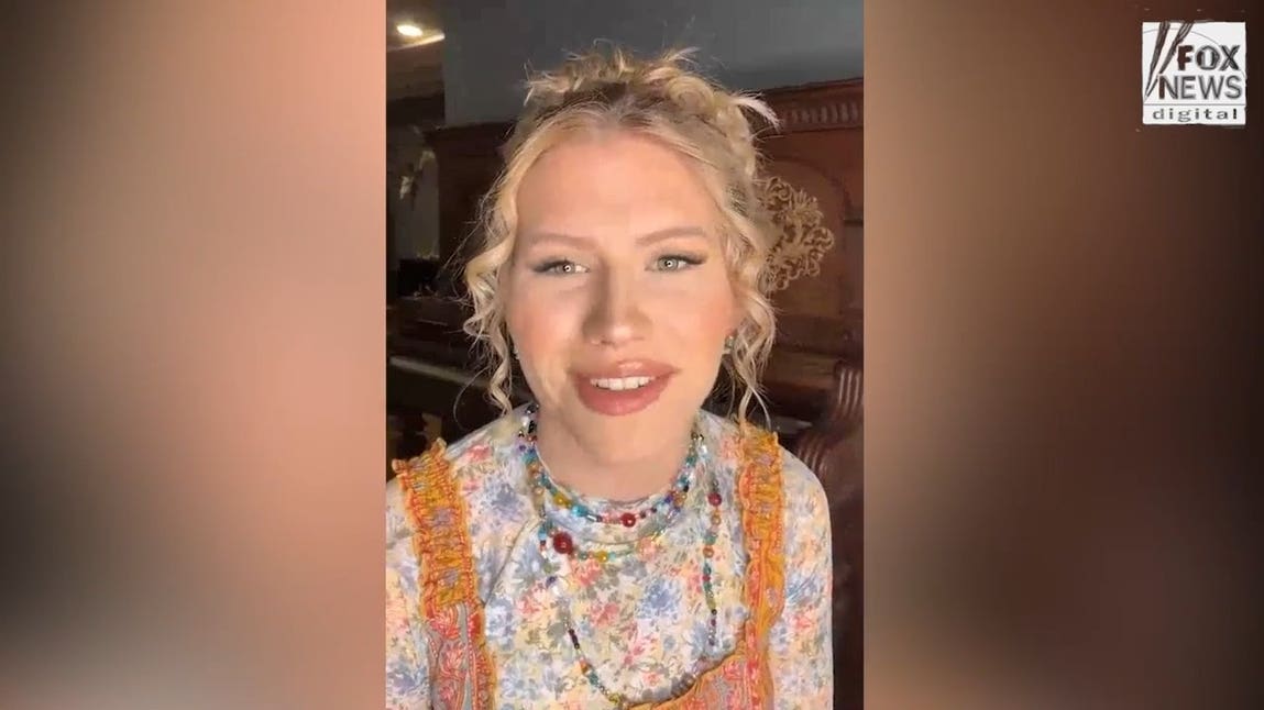 'American Idol' winner says husband traded police badge for music tour life