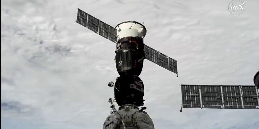 Jonny Kim Joins International Space Station Crew on Soyuz MS-27