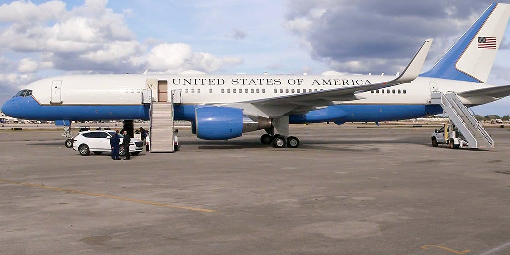 WATCH LIVE: President-elect Trump travels to Washington, DC, ahead of inauguration