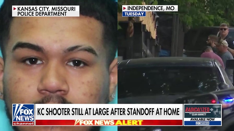 FBI offers $25K reward amid manhunt for alleged Kansas City killer