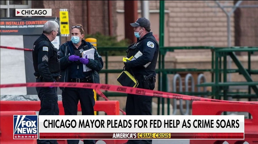 Chicago mayor pleads for federal help as crime soars