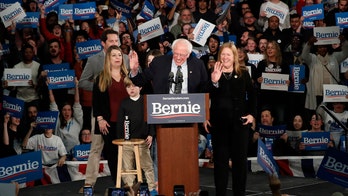Sanders holds lead as Klobuchar surges ahead of New Hampshire primary
