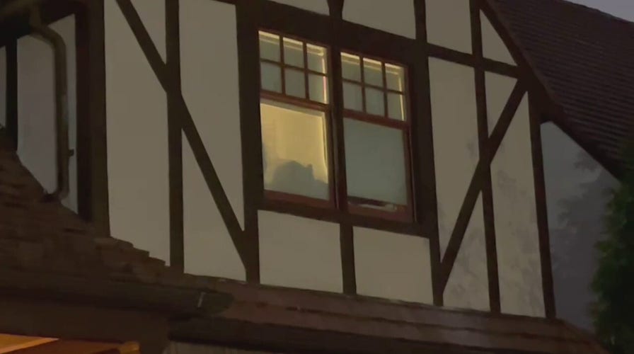 Police search Queens home in NYC mom murder 