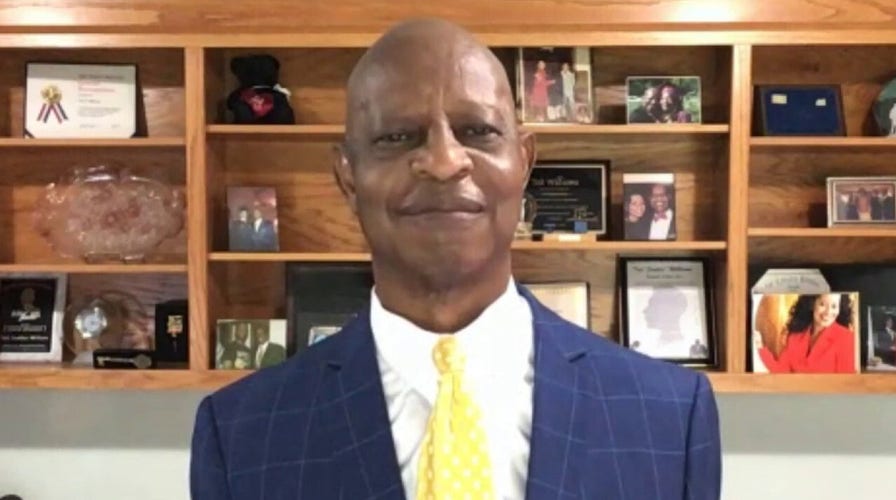 Williams: 100 federal officers won't make a difference in Chicago