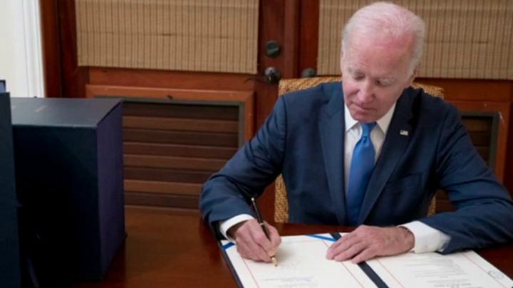 Mike Huckabee slams Biden's U.S. Virgin Islands vacation