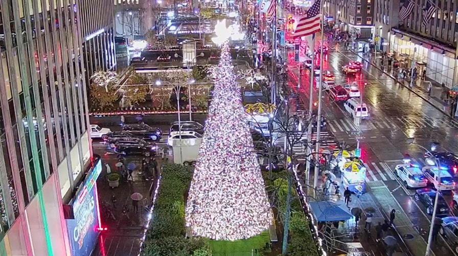  The ‘All-American Christmas Tree’ brings vacation  cheer to FOX Square