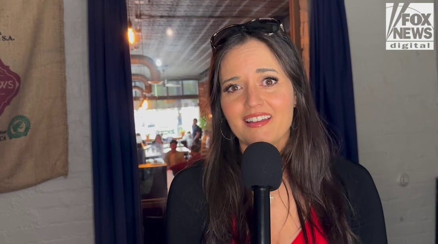 ‘Wonder Years’ star Danica McKellar shares the advice that she would give her younger self