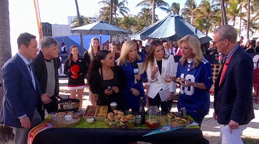 The perfect Super Bowl party food for the big game! 