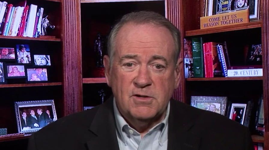 Gov. Mike Huckabee dismisses Peggy Noonan's 'oversimplistic' take on partisan divide at the State of the Union