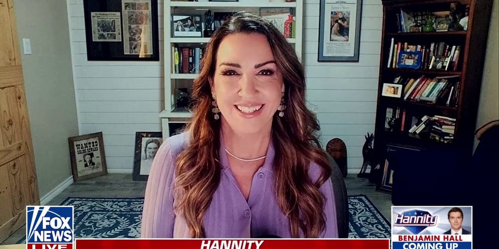 'Nothing I've ever seen': Sara Carter visits El Salvador's CECOT prison