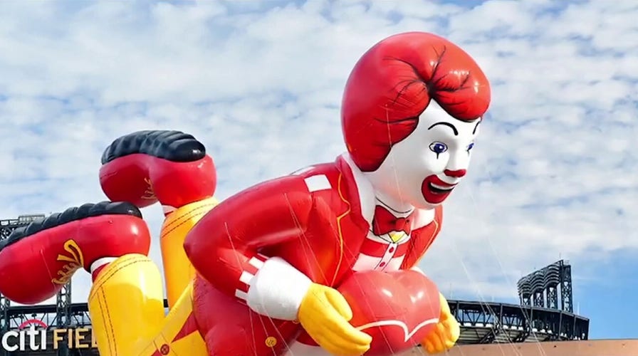 Fox News reports live from Macys Thanksgiving Day parade