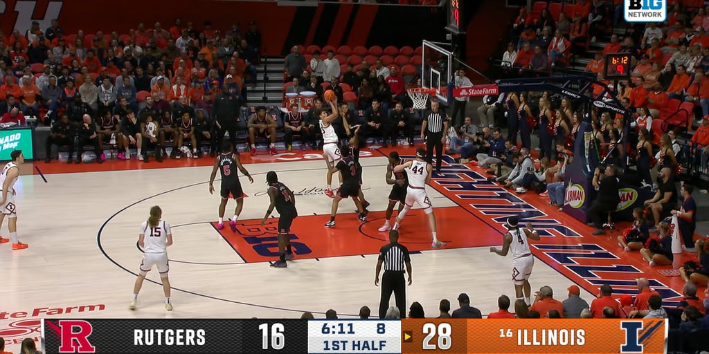 Keaton Wagler sinks and-1 jumper, extending Illinois' lead over Rutgers