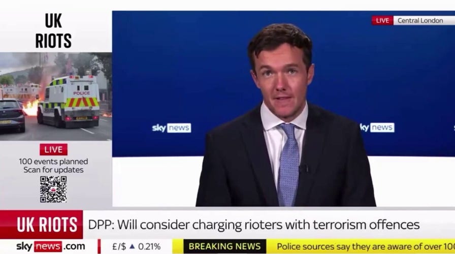 UK reporter warns of govt crackdown on citizens sharing riot-related content