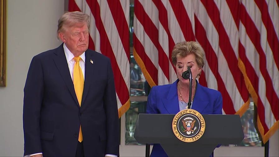 Ed Sec McMahon announces White House policy to return education power to states, parents