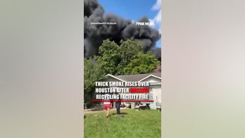 Thick smoke rises over Houston after MASSIVE recycling facility FIRE