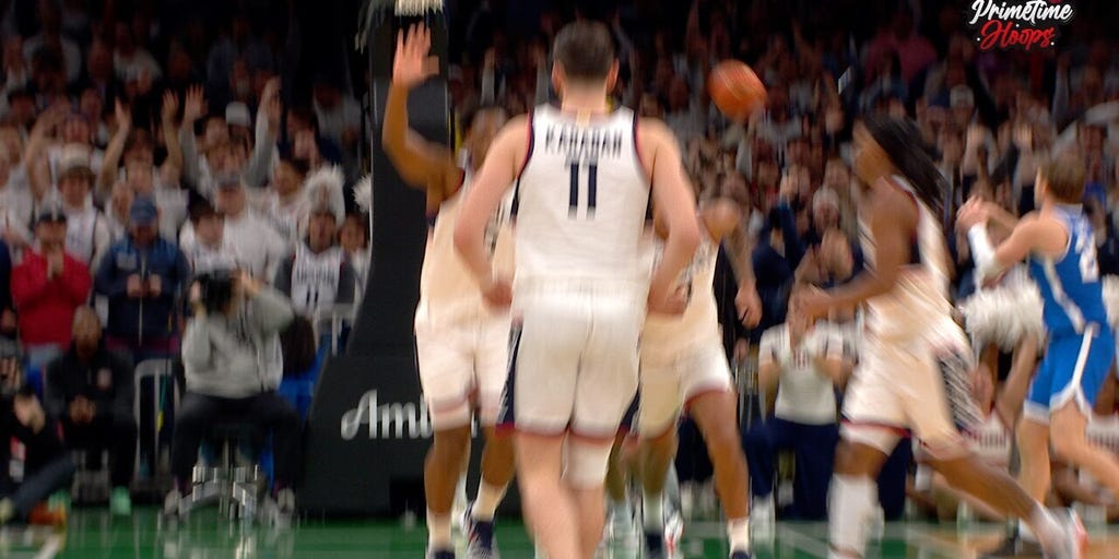 UConn's Jayden Ross throws down slam dunk, extending lead over BYU