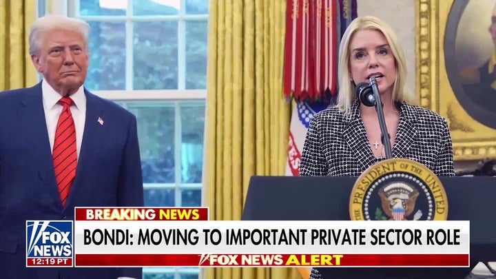 Los demócratas presionan para que Bondi testifique sobre Epstein tras su destitución como fiscal general