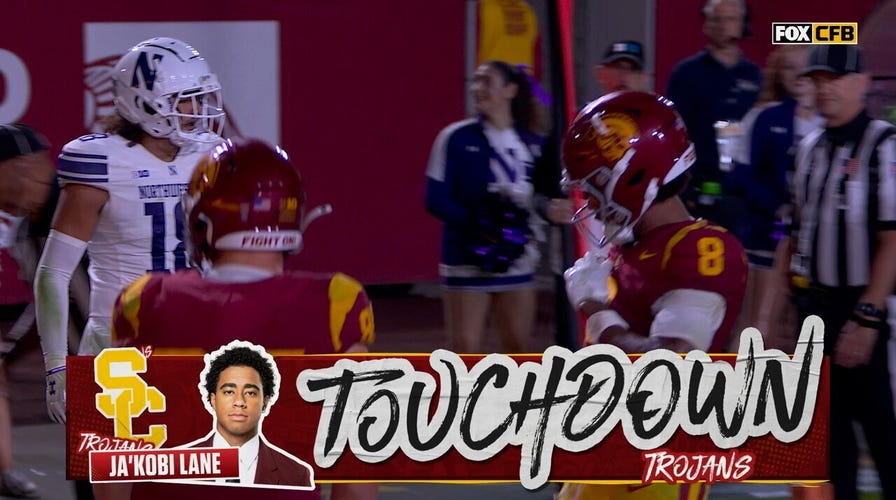 Ja'kobi Lane's INSANE one-handed drawback extends USC's pb implicit Northwestern