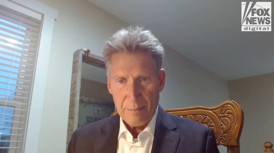 'Golden Bachelor' Gerry Turner and Theresa Nist have had 'almost no conversation' about his cancer journey