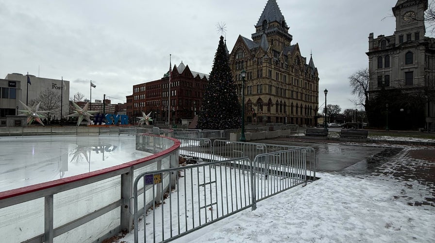 Christmas week snowfall  hits the Northeast