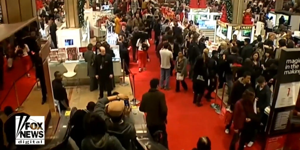 Holiday shoppers lean into AI