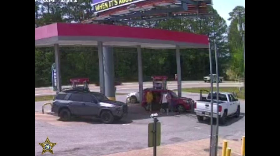 Video shows attack on teens at Florida gas station in road rage incident
