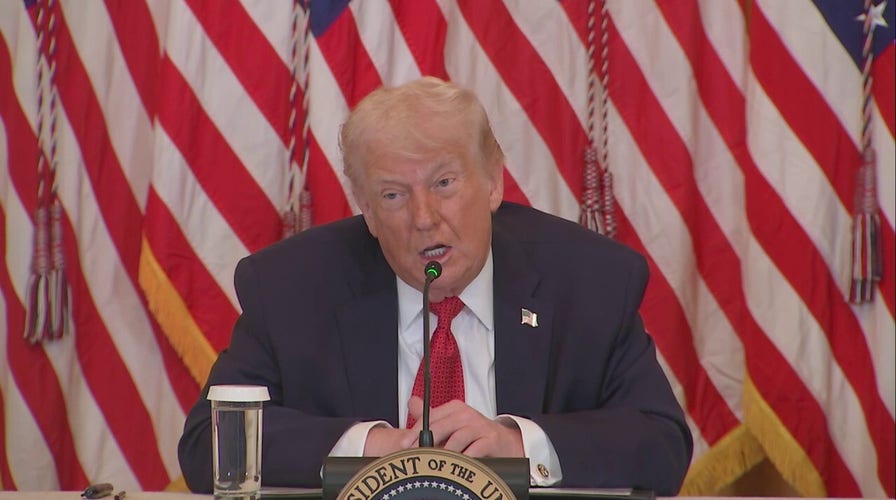 Trump breaks out French accent while recounting phone call with Macron