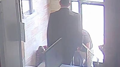 Handcuffed inmate breaks free, attacks bailiffs in wild courthouse escape attempt