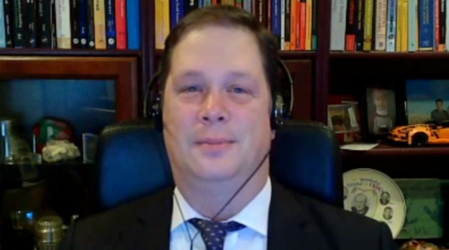 Early voter record turnout 'looks a lot like 2016': RealClearPolitics analyst