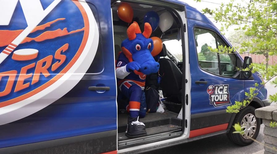 Islanders owner surprises fans with playoff tickets