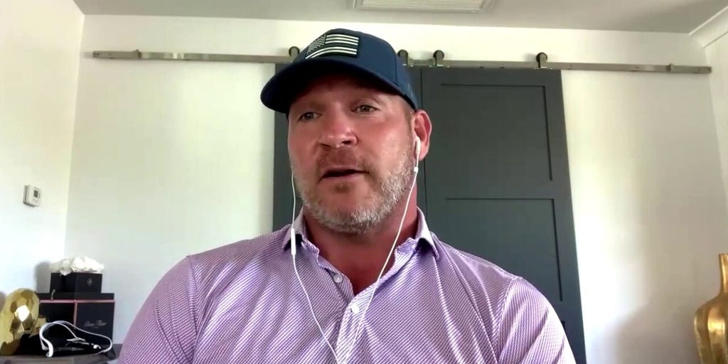 Bears legend Brian Urlacher rips Illinois Dems as team prepares to leave Chicago