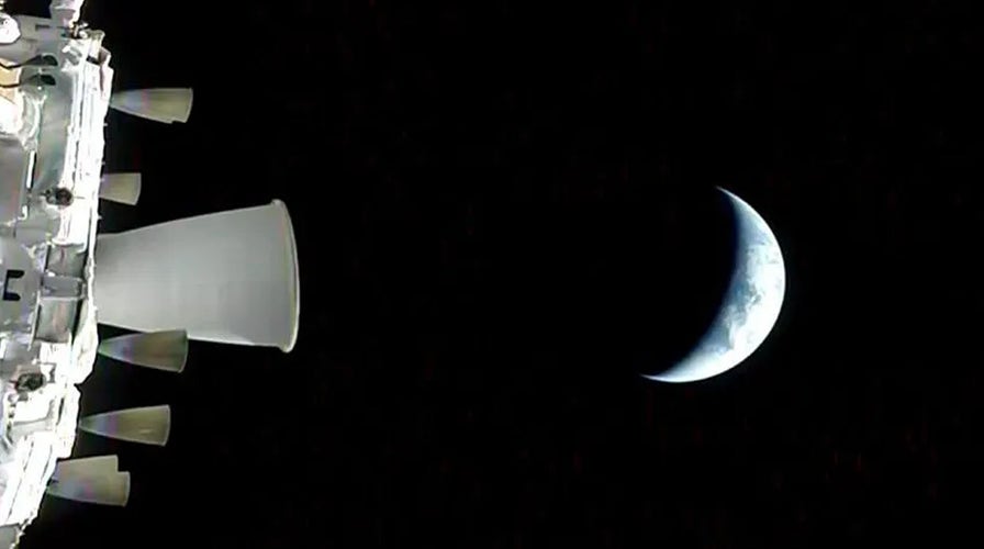  Artemis II unit  acceptable   for important  motor  pain  up  of lunar flyby