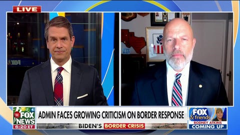 Texas border agents pose as migrants to apprehend smugglers