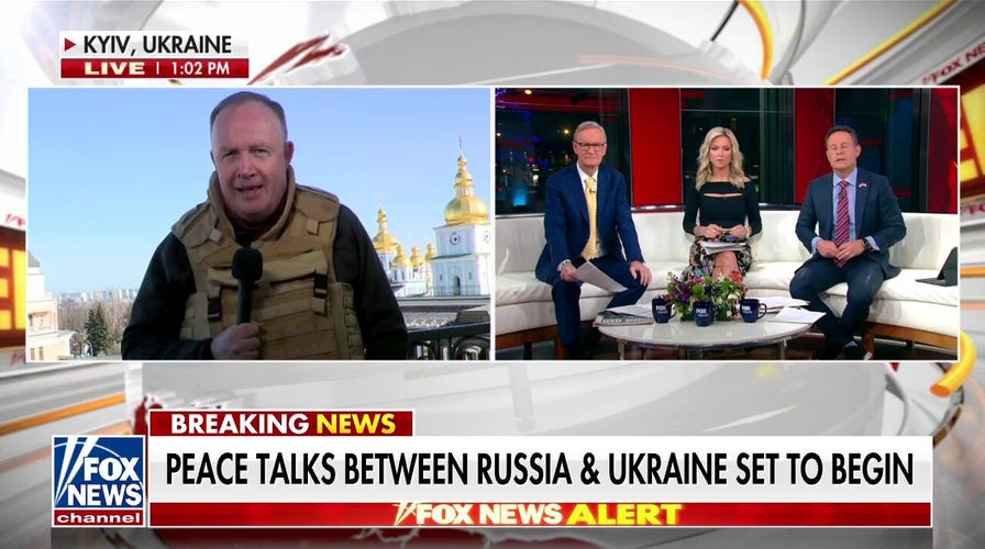 Russian ruble faces collapse as peace talks with Ukraine begin