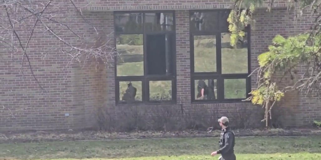 WATCH: Law enforcement responds to reported active shooter at Michigan synagogue