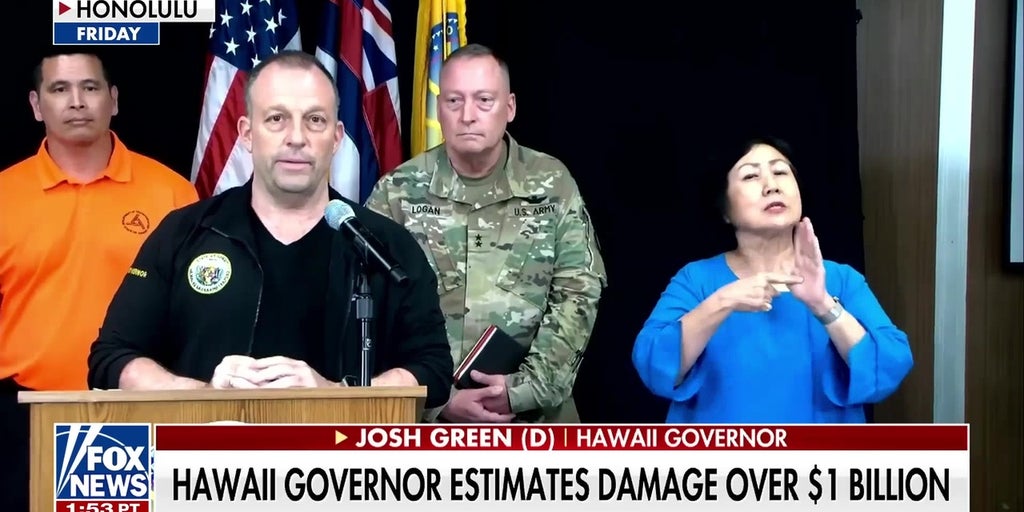 Hawaii floods wash away roads and damage homes