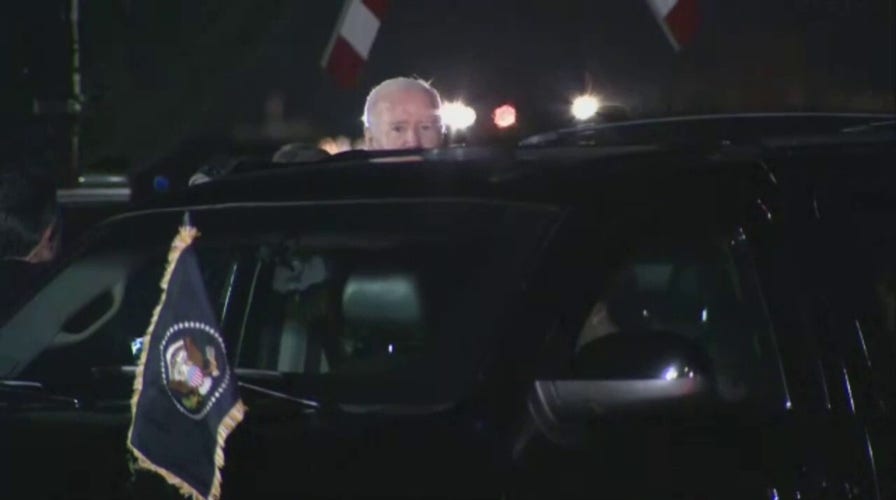Biden appears perplexed amid arrival to Delaware following anti-Trump speech