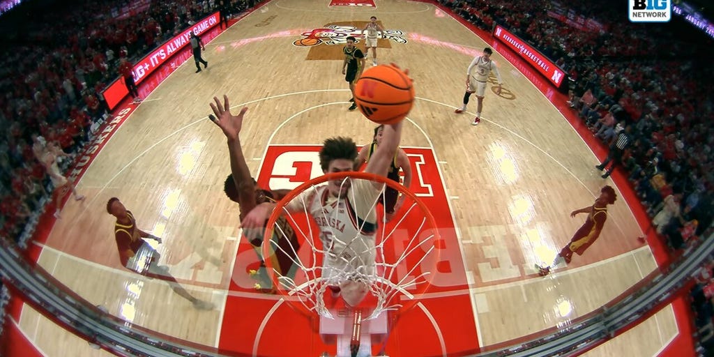 Nebraska's Braden Frager thrown down dunk to extend lead over Oregon