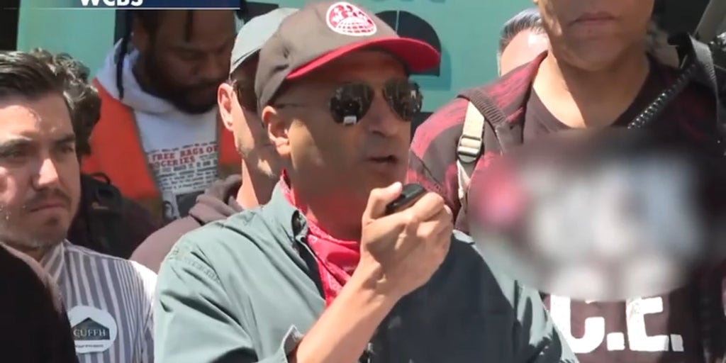 Musician Tom Morello joins anti-ICE protest in New York