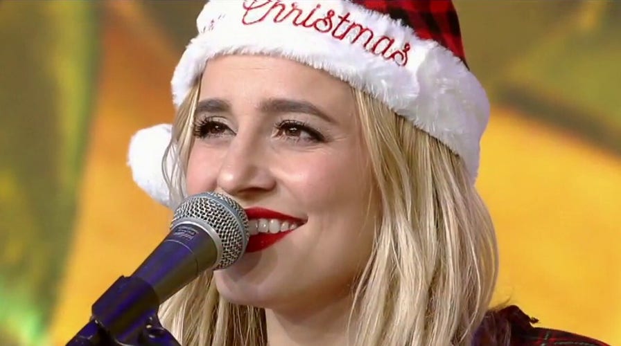 Mary Sarah performs ‘Take Me Home, Country Roads’